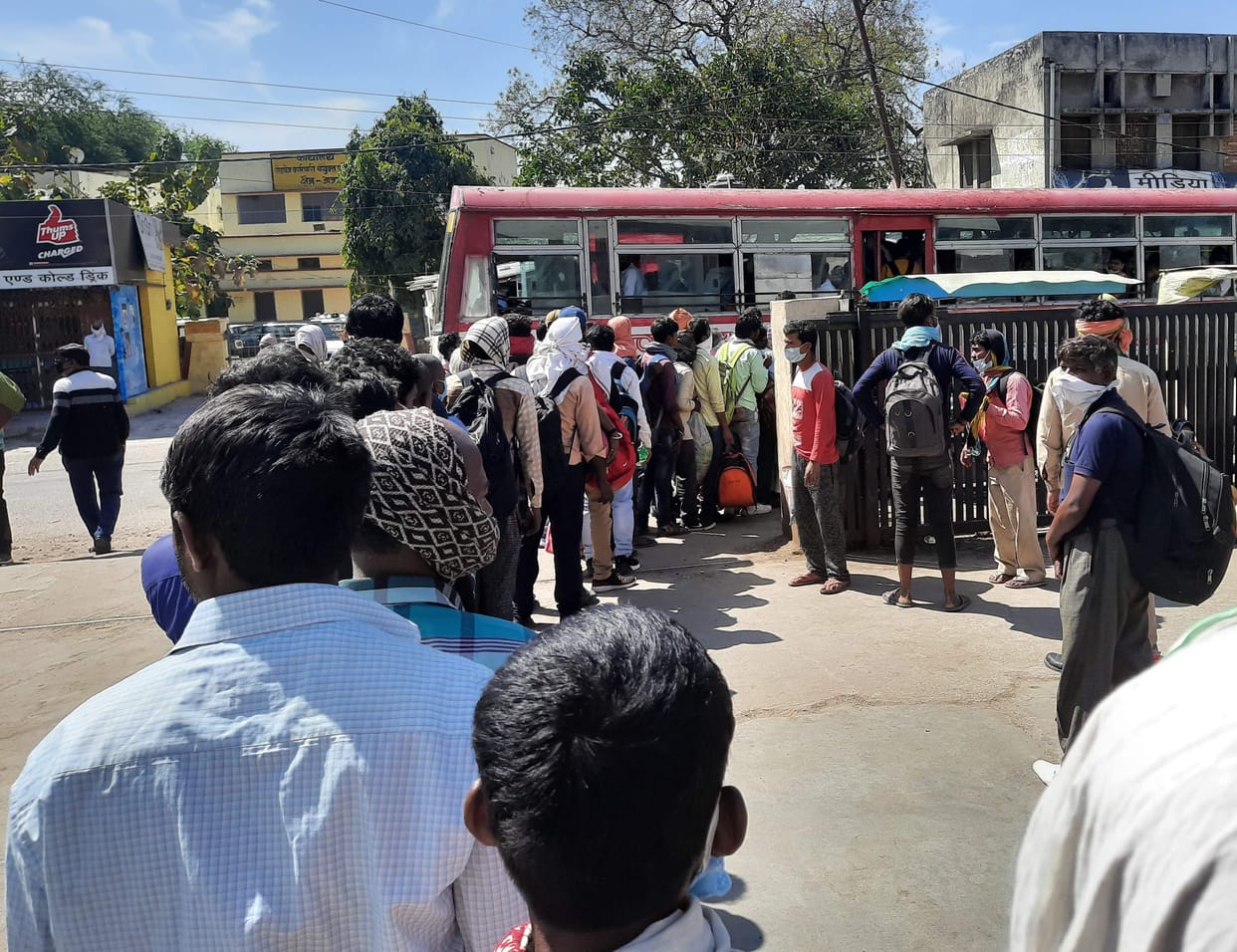 3000 people came from outside in Azamgarh in three days