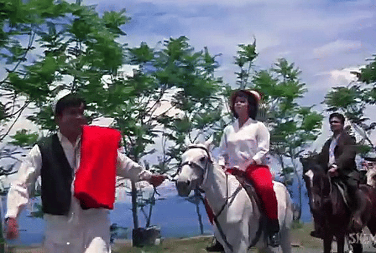 Anand Bakshi death anniversary these ten songs give him life lesson