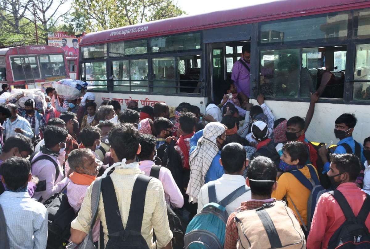 district administration order People come from outside will be quarantine in schools and community building in gorakhpur
