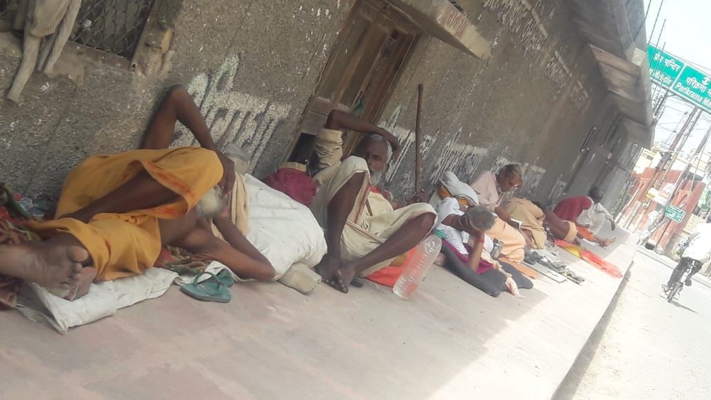 Thousands of monks wandering in Vrindavan fearing of corona virus infection