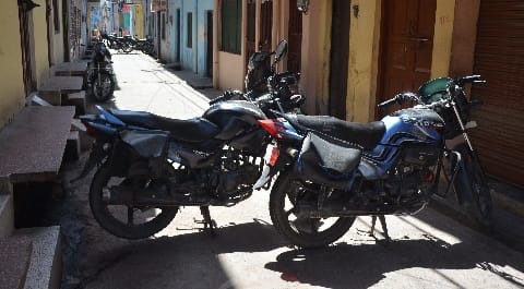 The public imposed curfew in Subhash Nagar if it got corona positive