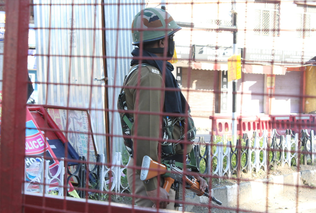 coronavirus jammu kashmir latest update, after Cremation of Corona virus infected father, Son gone to Quarantine