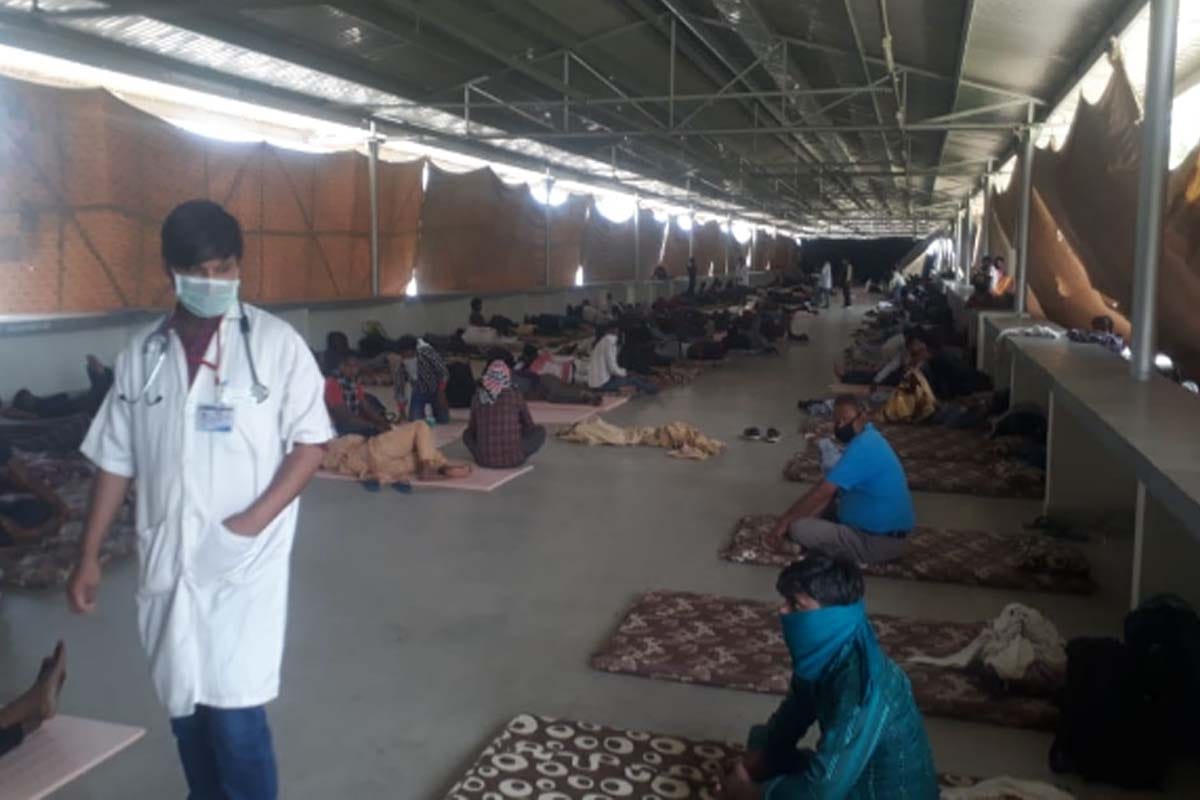 Lockdown Update in UP: migrant workers stay in quarantine centers in saveral district in UP