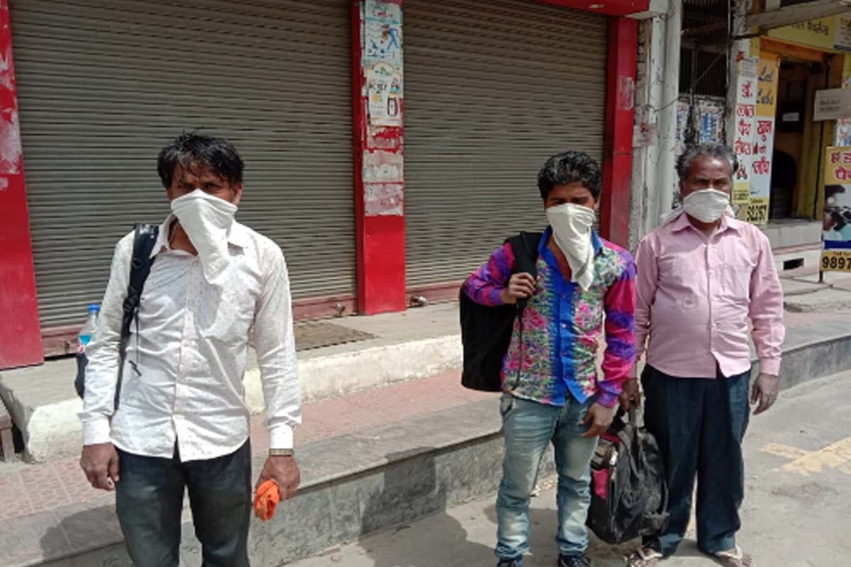 Lockdown Update in UP: migrant workers stay in quarantine centers in saveral district in UP