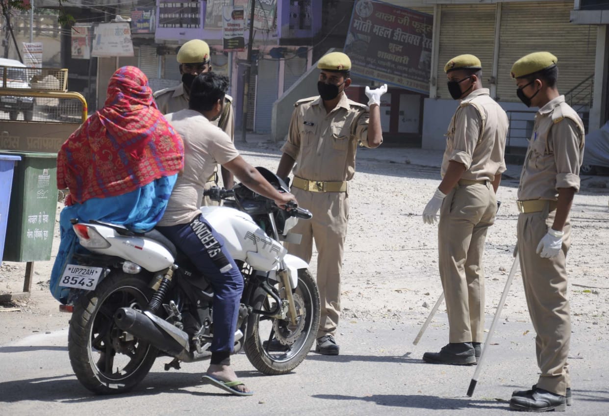 Police poles on arbitrary people in lockdown