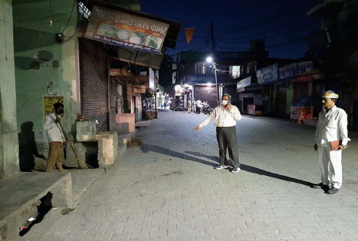 rampur man misuse helpline during lockdown police punishes by making him clean canals