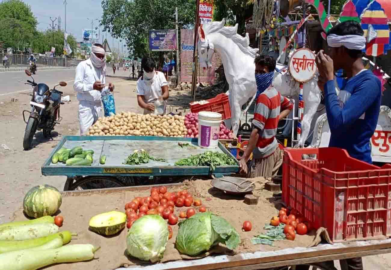 coronavirus lockdown in kanpur, police alert on shopkeepers black marketing