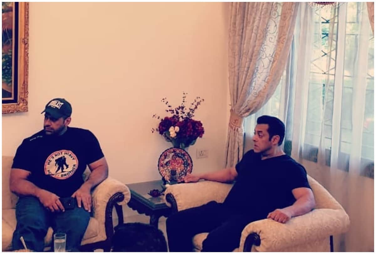 Salman Khan Cannot Attend Cousin Abdullah Khan Funeral Because of Lockdown