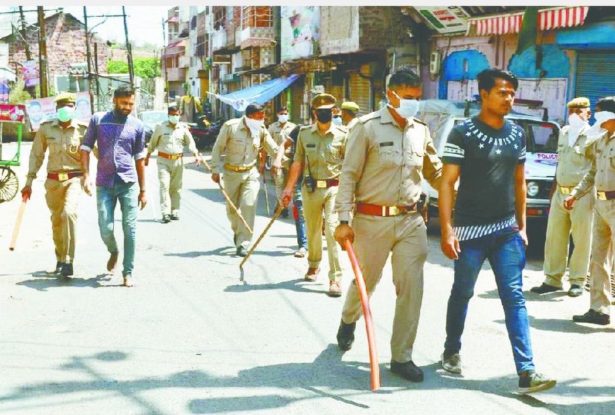 Agra Police Arrests Six People Who Sold Wine And Biryani In Lockdown