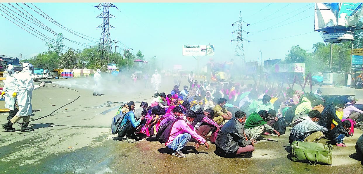 Fire and traffic police staff trapped in spraying chemical water on people