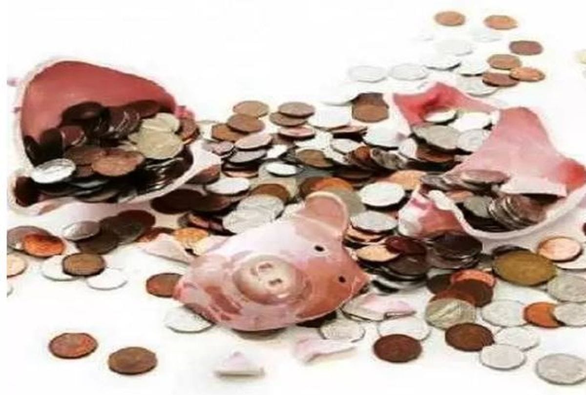 coronavirus update eight year old girl donate piggy bank savings for PM Care fund in firozabad