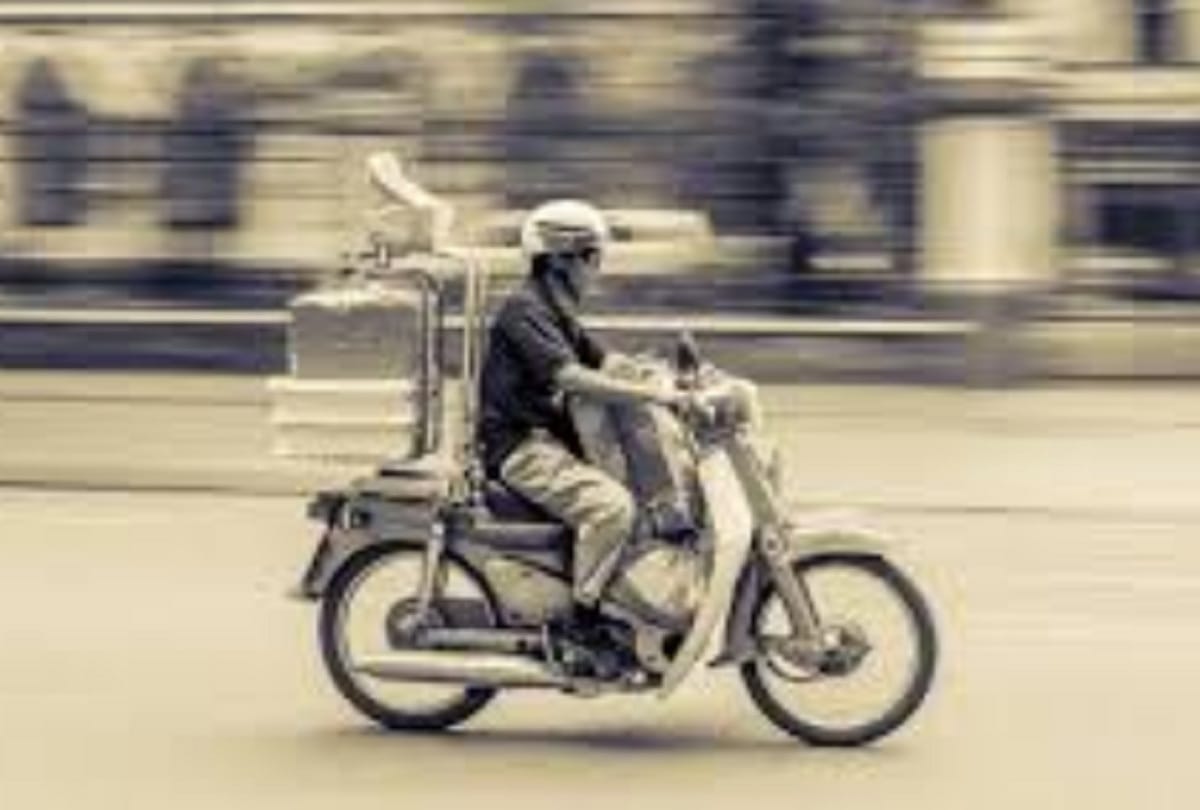 order delivered after walking three kilometers hungry social media changed the fate