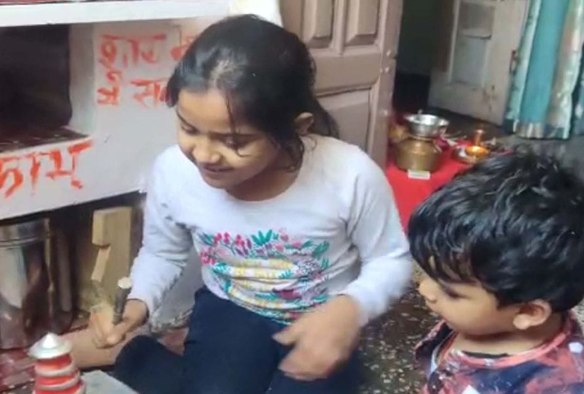 coronavirus update eight year old girl donate piggy bank savings for PM Care fund in firozabad