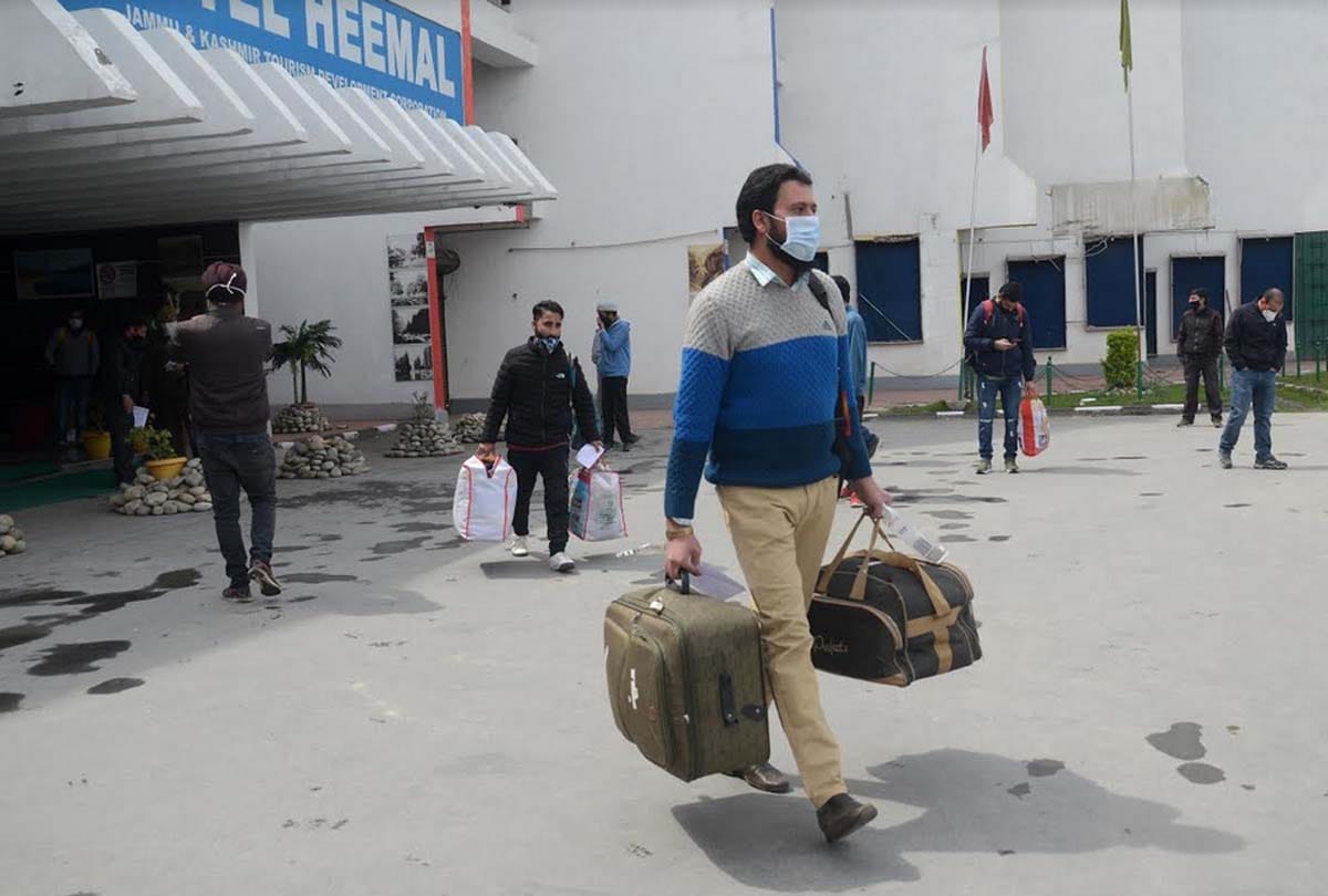Jammu-Kashmir: Corona cases increasing continously, night curfew imposed in eight districts