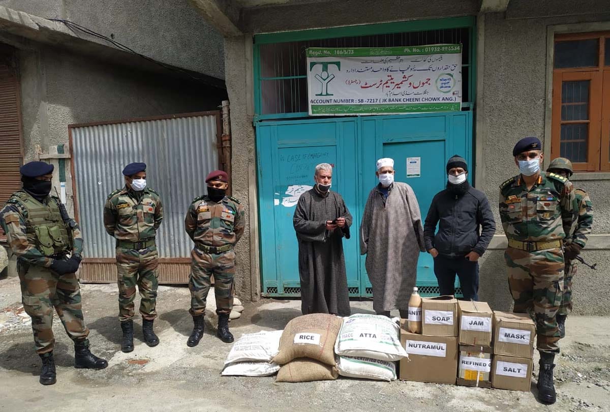 coronavirus latest update jammu kashmir, Indian Army helped locals of South Kashmir