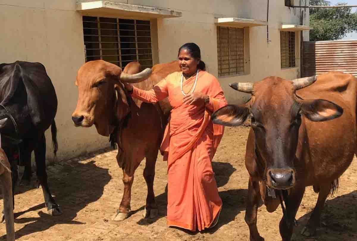 Lockdown: first go service and then grind wheat, this special minister of PM Modi