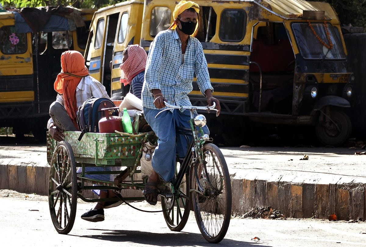 For fifteen days the city, on the village ventilator, a large number of people arrived from Mumbai Delhi, the villagers were upset