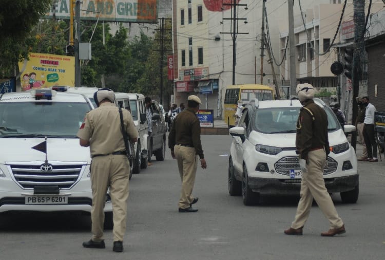 Funeral of corona positive woman in the presence of Police and Health Department in Ludhiana