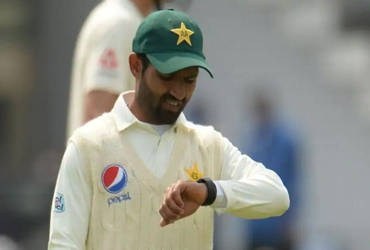 English Cricket Board bans players from wearing smartwatches in field of play