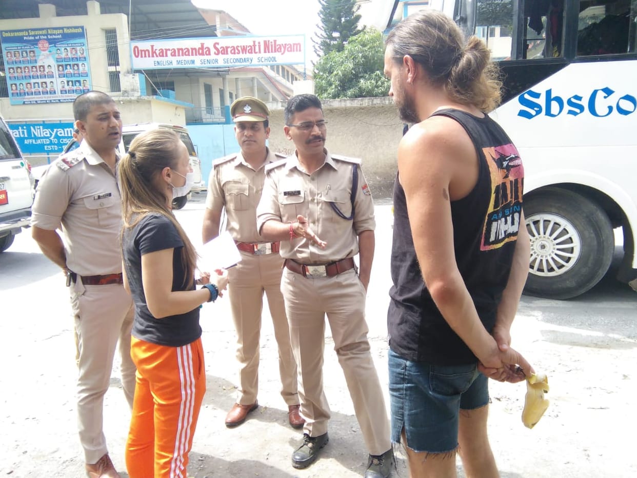 Uttarakhand Lockdown News in Hindi: 52 Russians left for Delhi from Rishikesh during lockdown, police stopped