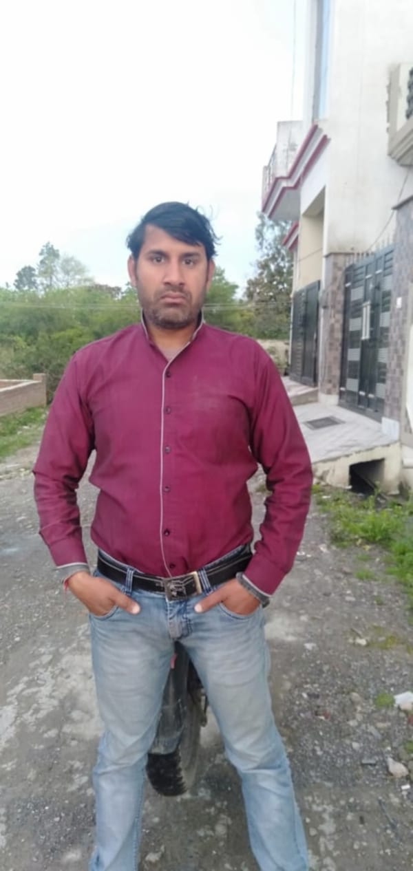 uttarakhand Lockdown latest news in hindi: shopkeeper is in danger the most but they help public