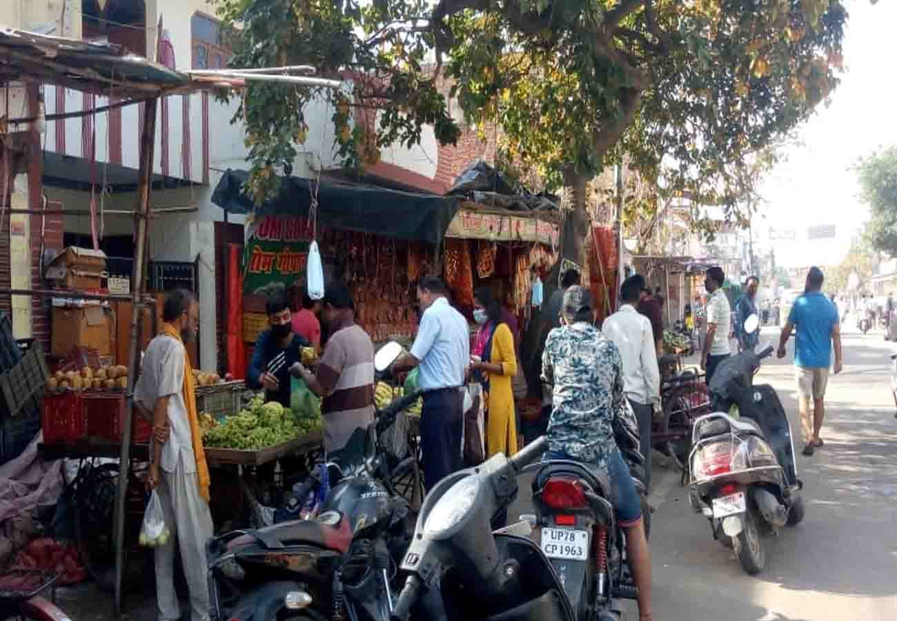 lockdown news: crowd thronged markets, see the condition of surrounding districts including Kanpur