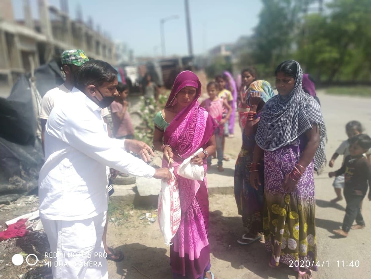 Bharat Vikas Parishad donated Food in Sector 16 and 17
