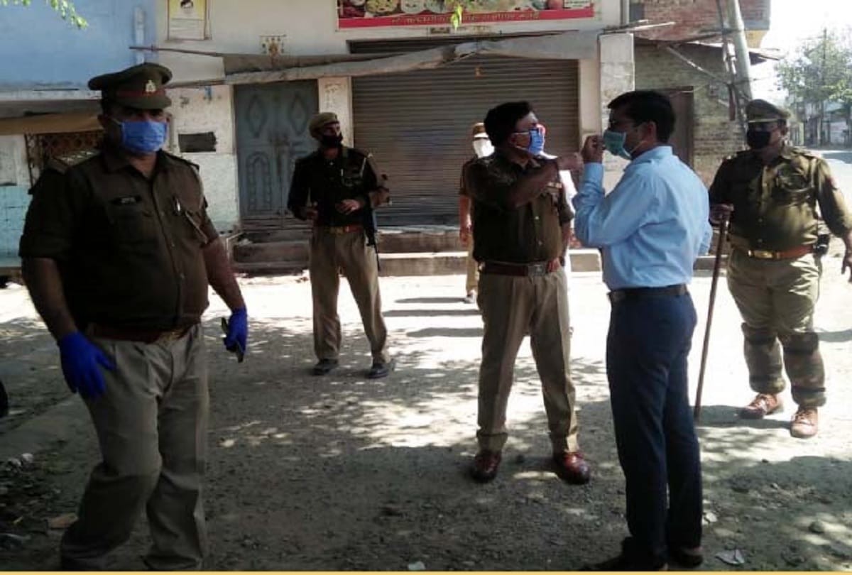 many outsiders caught in badaun mosques during checking by police