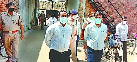 Bareilly: Uproar over poor quality of food, DM-SSP arrives