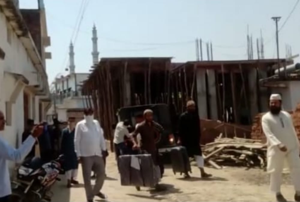 Police searched 50 people in mosques in Gonda.