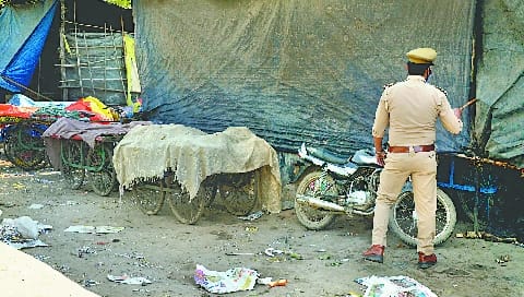Manure after strictness, shops of seed sellers closed