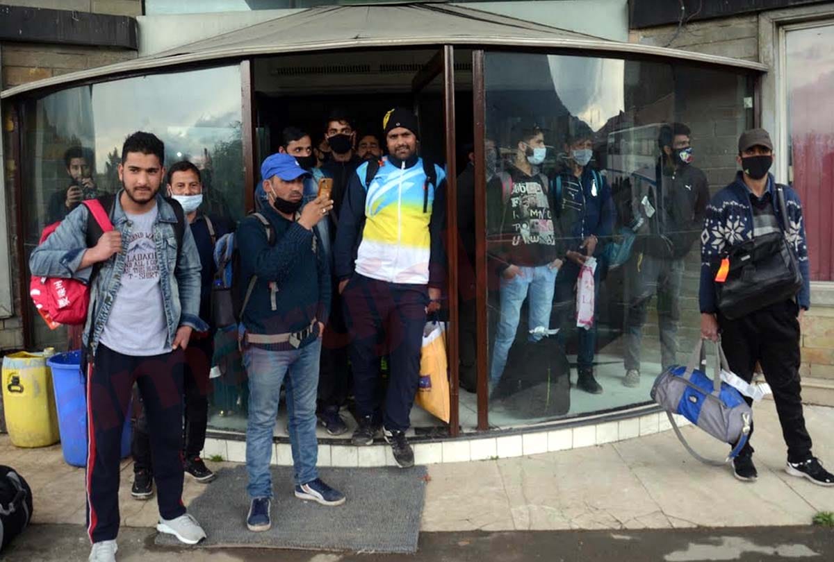 coronavirus jammu kashmir latest updates, quarantined Hundred people released in kashmir