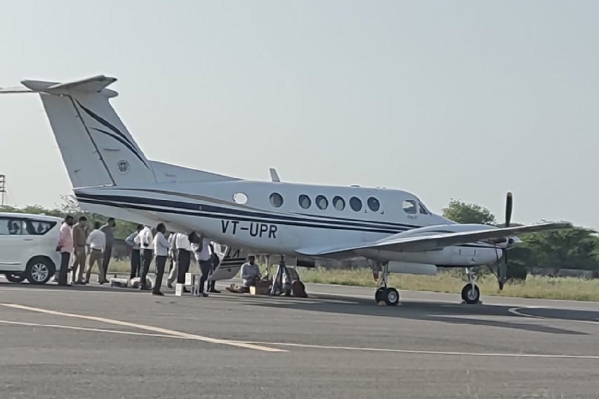 Airplane tire broke down in Meerut and survived the accident