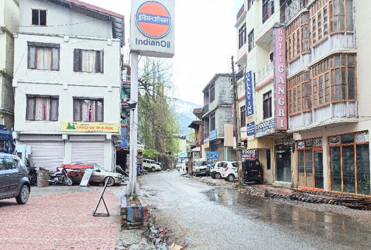 Corona virus: 60 tourists including two dozen foreigners stranded in Parvati valley