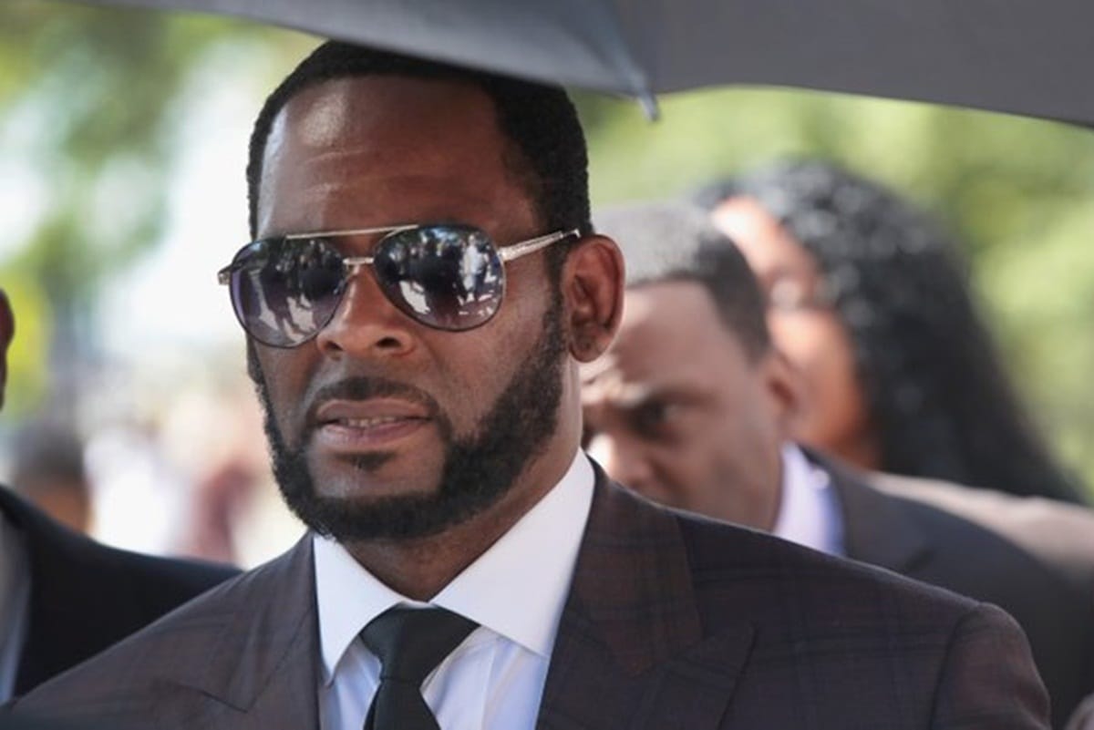 Chicago : American Singer R Kelly convicted on many counts, acquitted of trial fixing