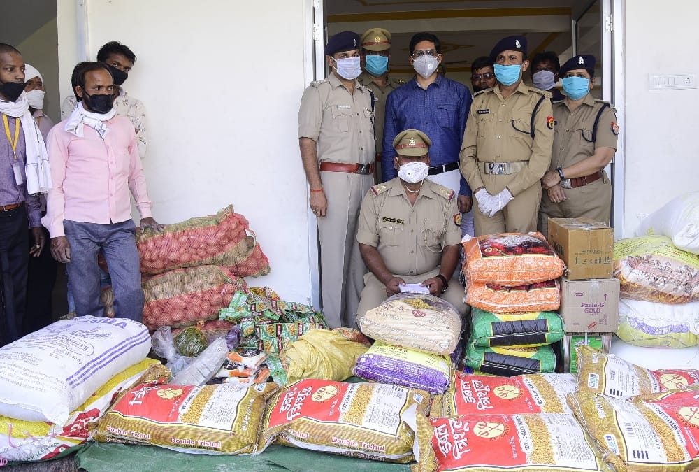 Policemen will provide ration to 500 families daily in lucknow