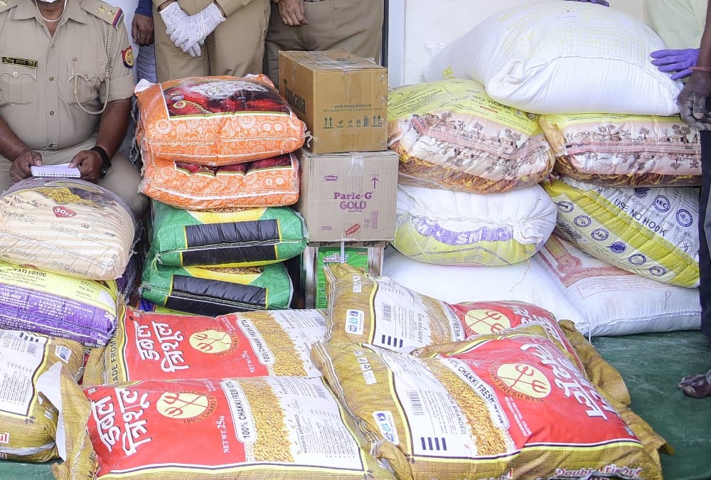 Policemen will provide ration to 500 families daily in lucknow