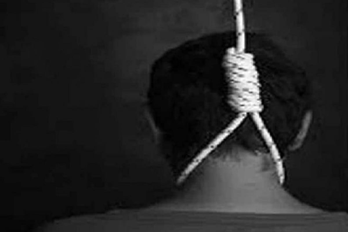 A clerk committed suicide by hanging himself fearing Corona in Saharanpur district
