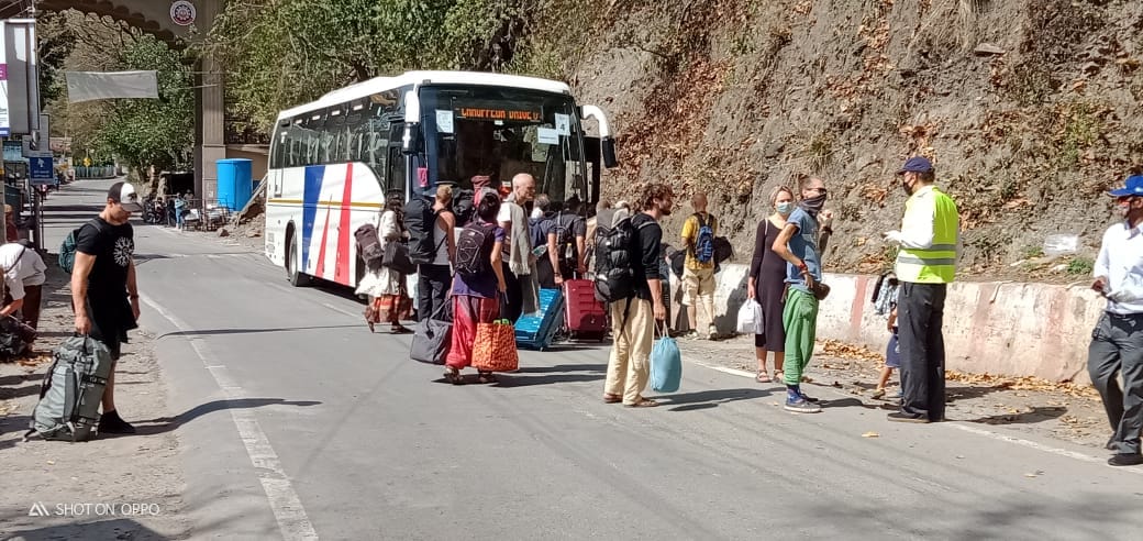uttarakhand Lockdown latest news: from Rishikesh foreigners leave for their embassies in Delhi