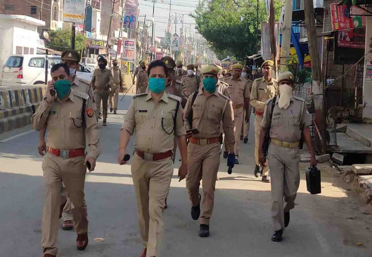 Police will teach a lesson to those who do not follow lockdown