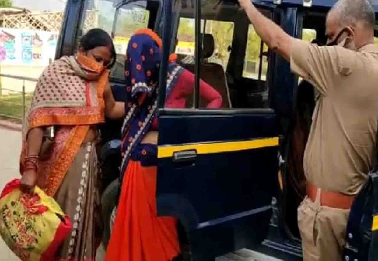 Police rushed pregnant woman to hospital in jalaun