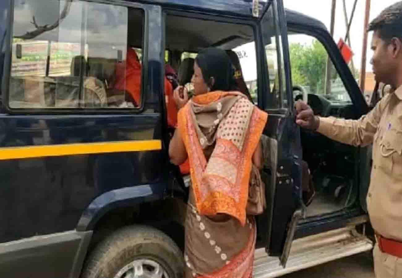 Police rushed pregnant woman to hospital in jalaun
