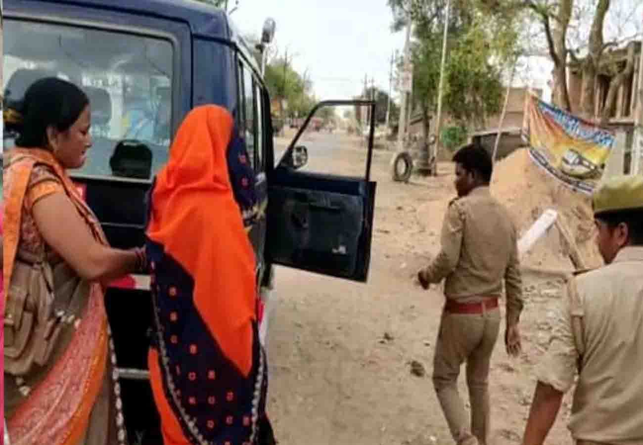 Police rushed pregnant woman to hospital in jalaun