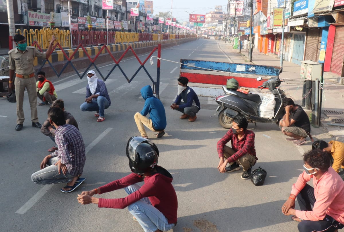 Gorakhpur Lockdown update, police punished people for Lockdown violation in gorakhpur