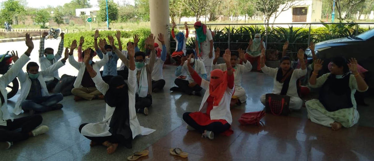 Medical college out-sourcing workers strike on second day as well