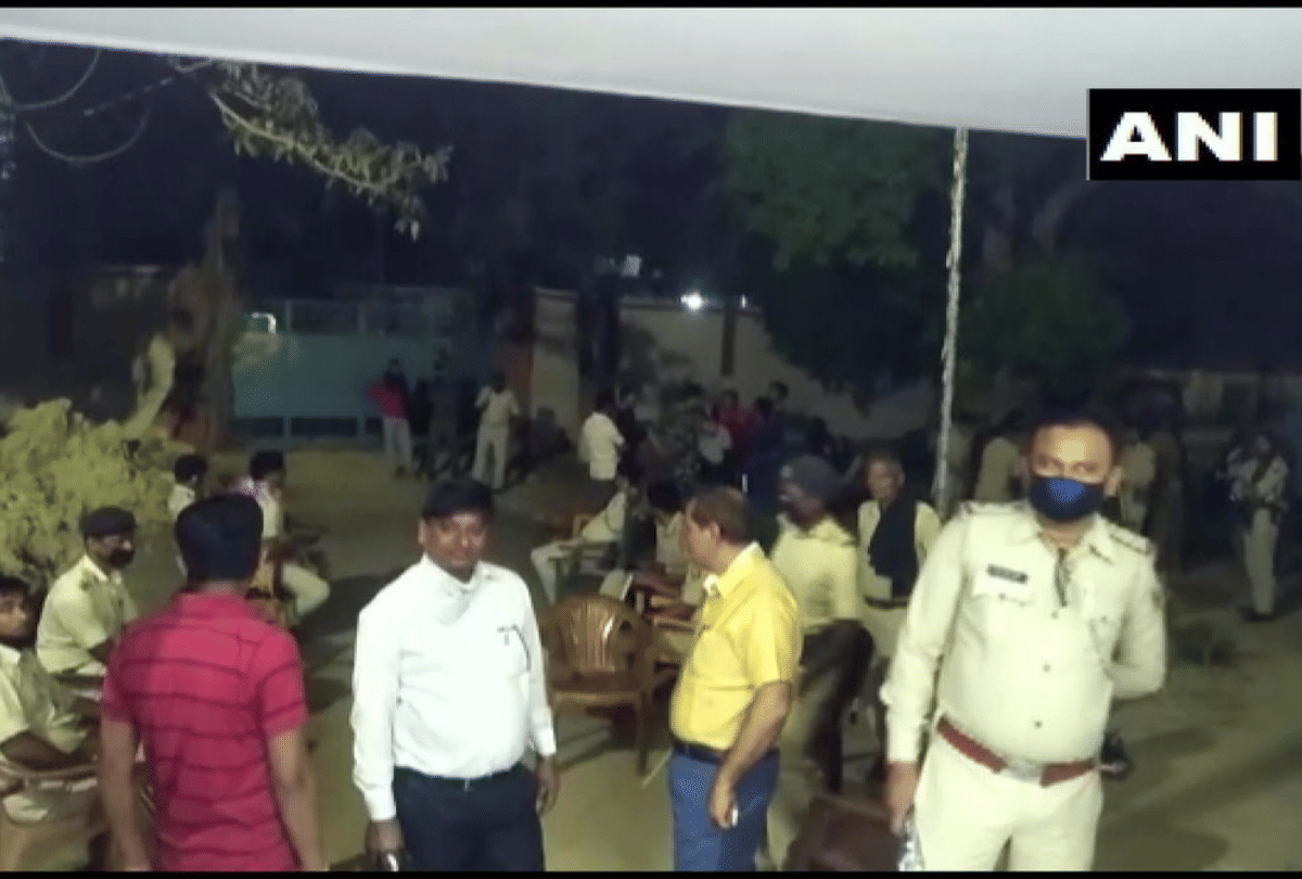 Raveena Tandon Gets Angry when Stones pelted at police when they went to check attendee of Delhi Tablighi Jamaat event