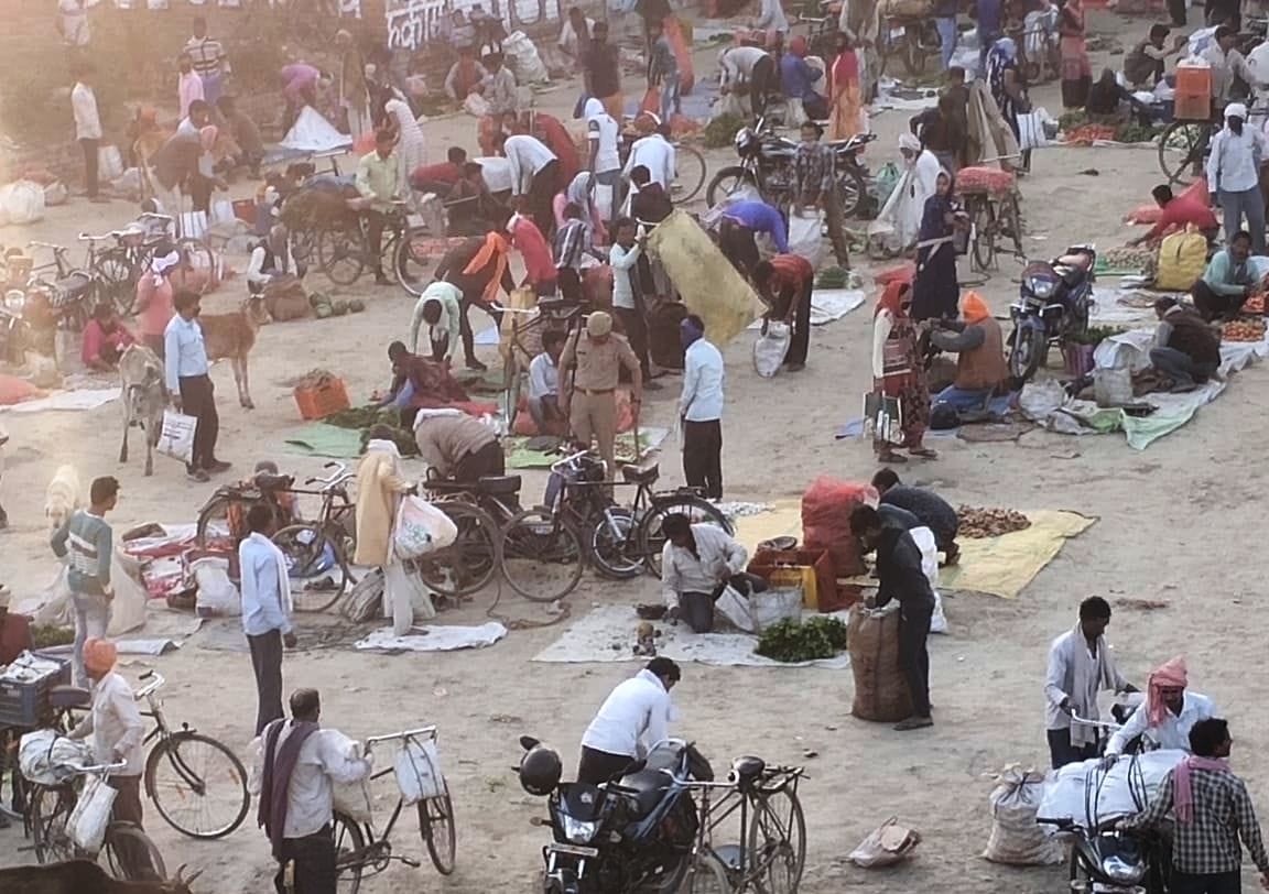 Market started again in Lalokheda, crowds gathered