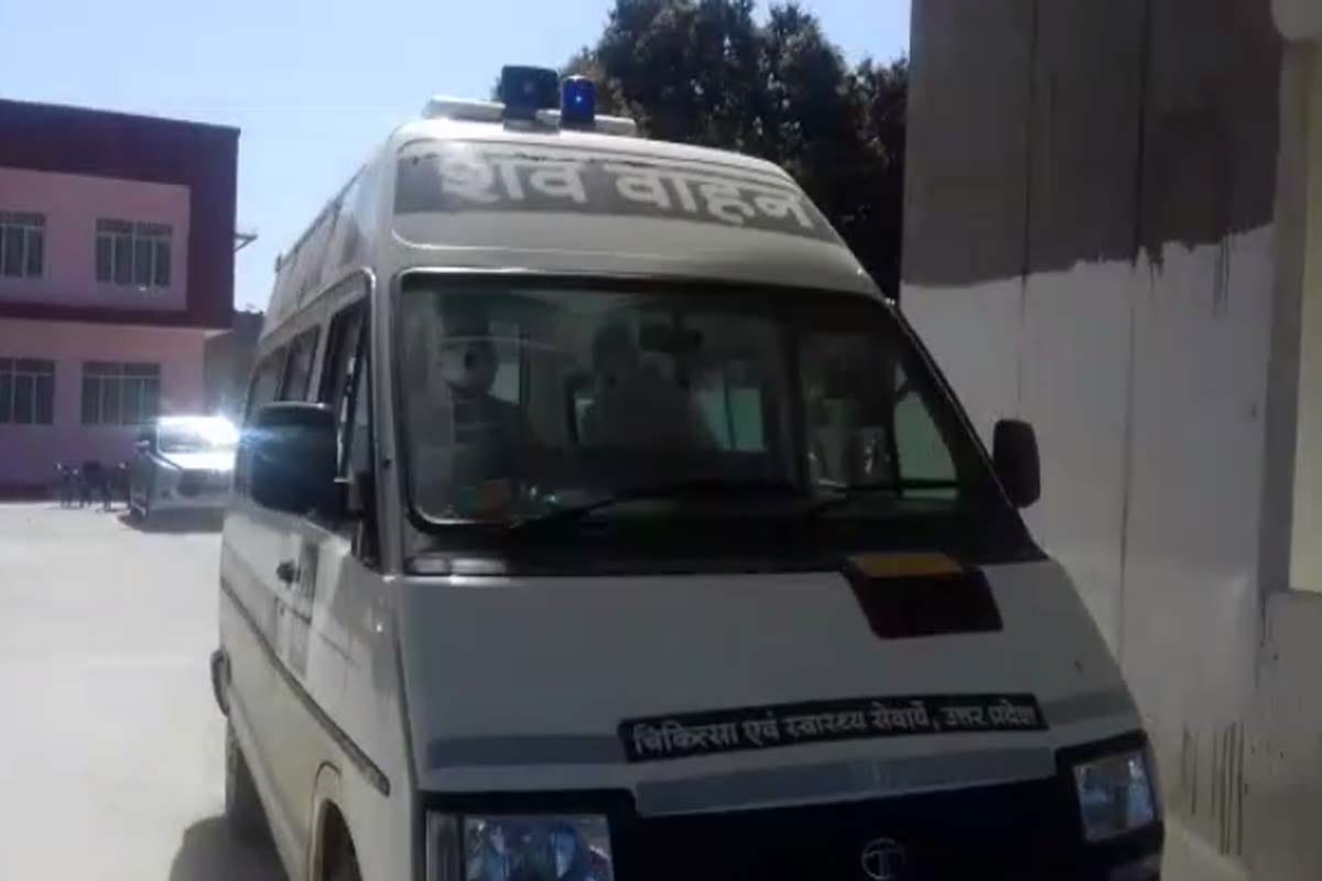 Coronavirus in Meerut Uttar Pradesh (UP) News in Hindi: corona suspect committed suicide in hospital before he gets the sample investigation report