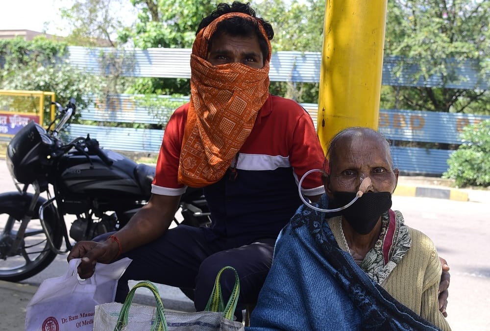 policemen helped cancer patient in lucknow