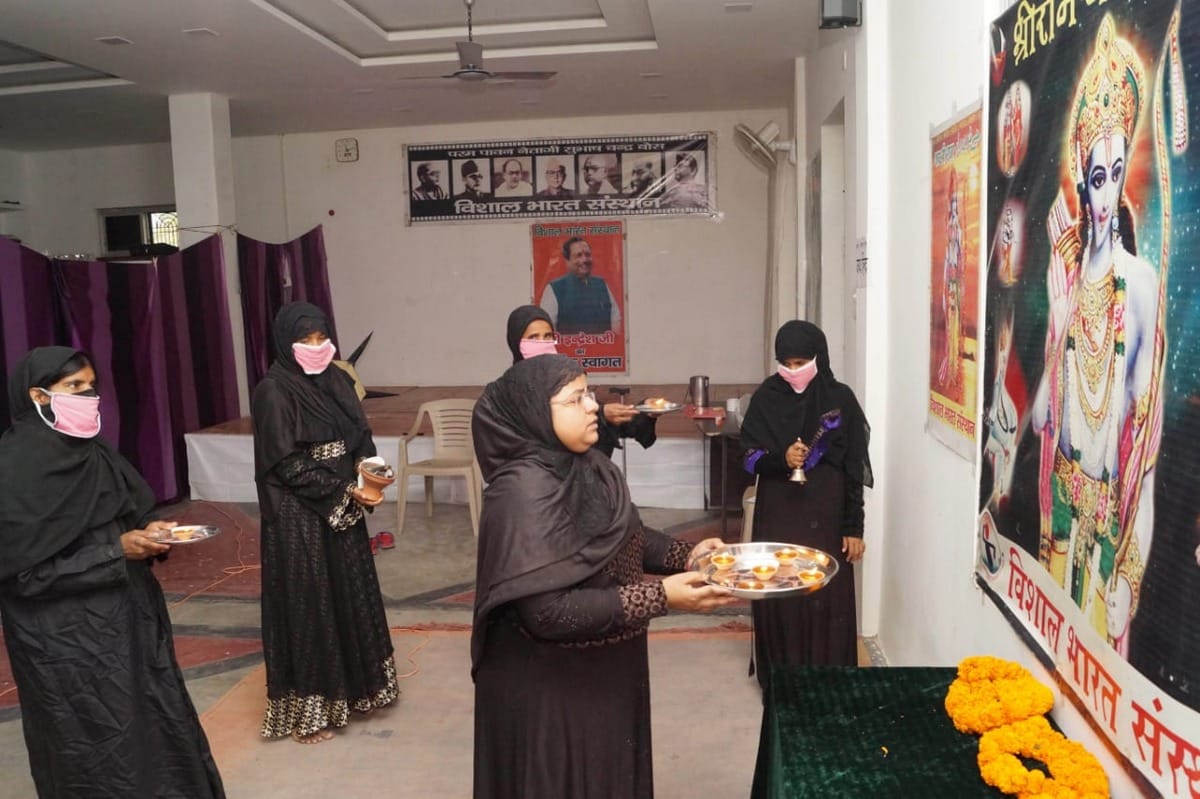 muslim women worship lord ram on ramnavmi in varanasi